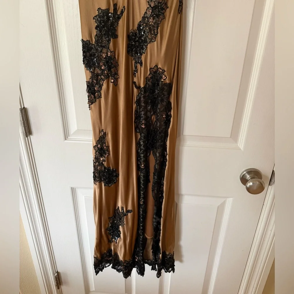 Sue Wong Vintage Silk Gold Satin Maxi with Black Lace Appliqué Detailing - Picture 4 of 6